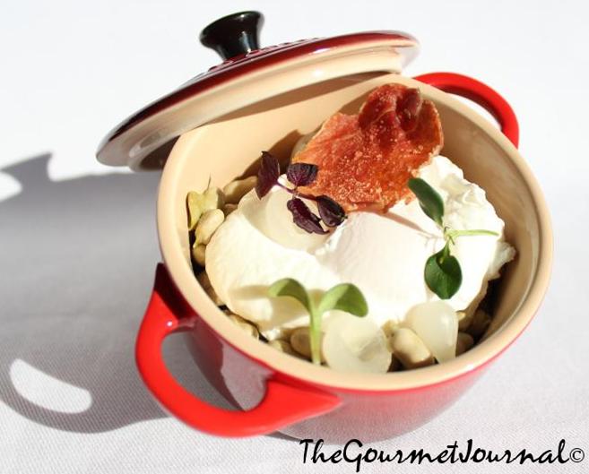 Habitas, Cebollitas y Huevo Poché