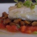 Bacalao confitado con Rosiñol, Tomate y Aceite de Pistacho