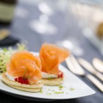 Blinis de Salmón ahumado con crema ácida