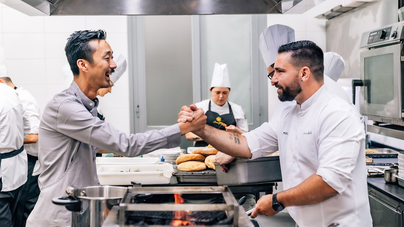 Luis Valls, chef de El Poblet, y Tanaka, chef de AT París